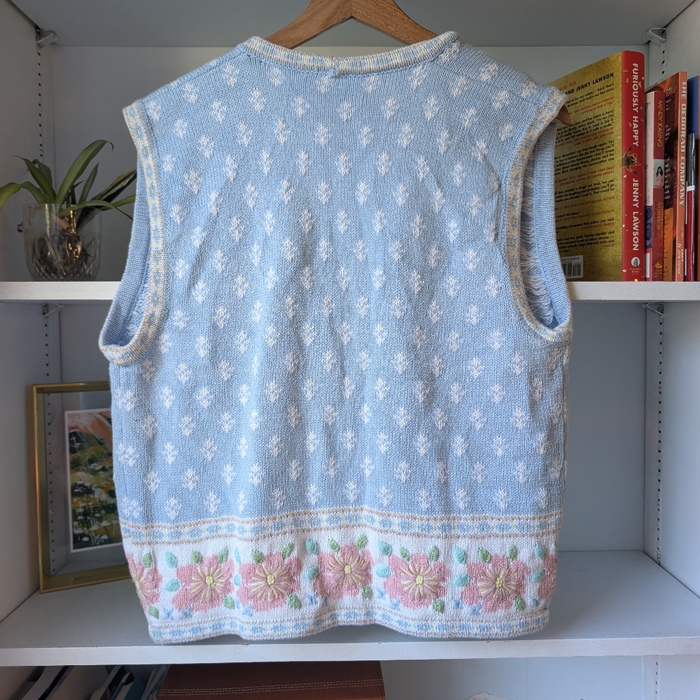 Vintage Light Blue Floral Knit Vest - Picture 6 of 7